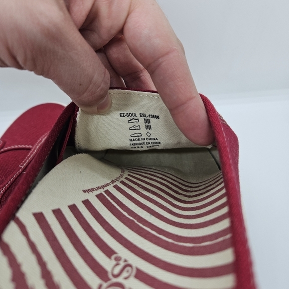 Taos EZ Soul red canvas slip on sneaker mules size 9.5 - Picture 9 of 10